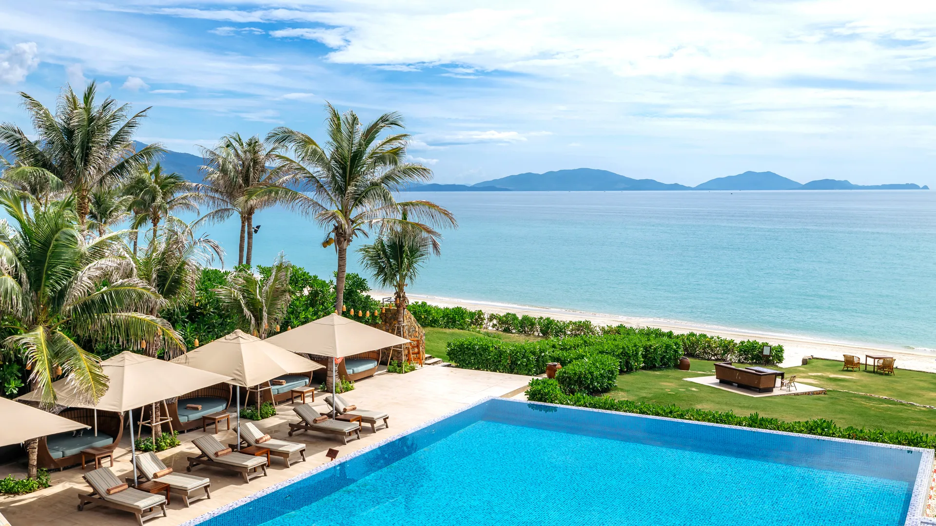 Pool am Meer